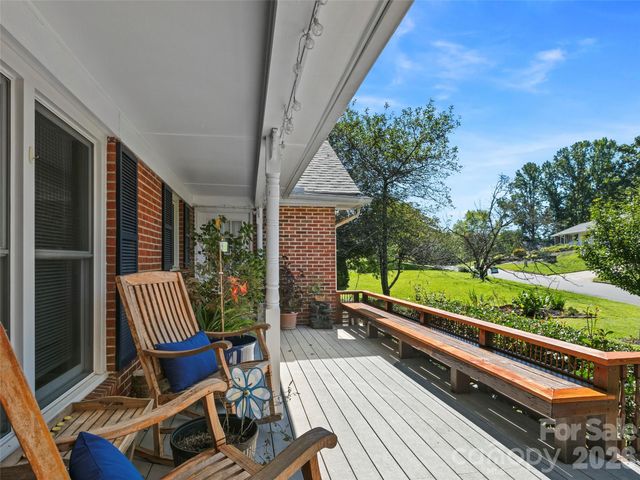 101 Castlerock Drive, Asheville, NC 28806