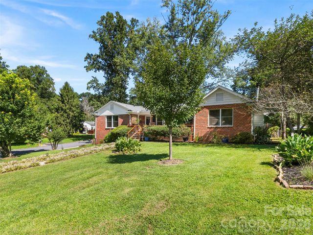 101 Castlerock Drive, Asheville, NC 28806