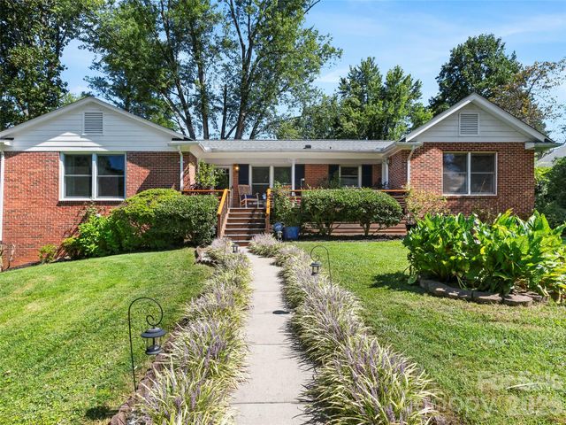 101 Castlerock Drive, Asheville, NC 28806