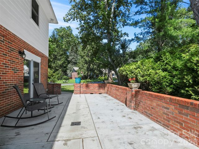 101 Castlerock Drive, Asheville, NC 28806