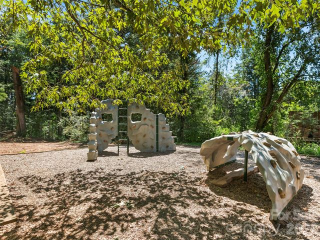 101 Castlerock Drive, Asheville, NC 28806