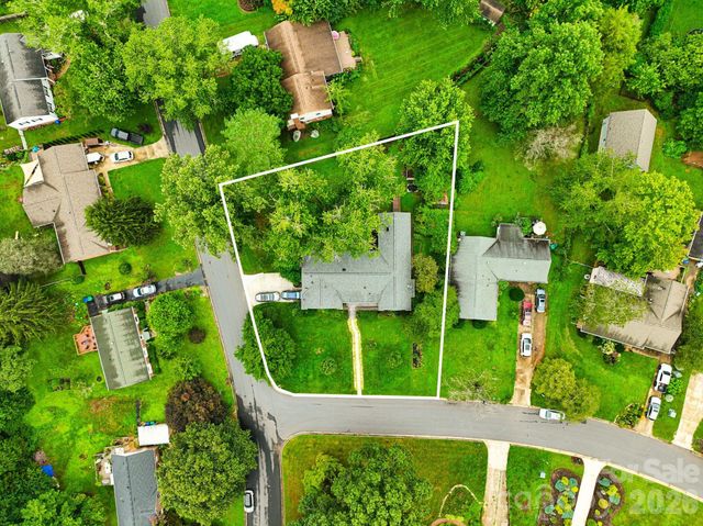 101 Castlerock Drive, Asheville, NC 28806