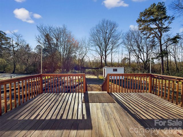 161 Walker Lake Road, Forest City, NC 28043