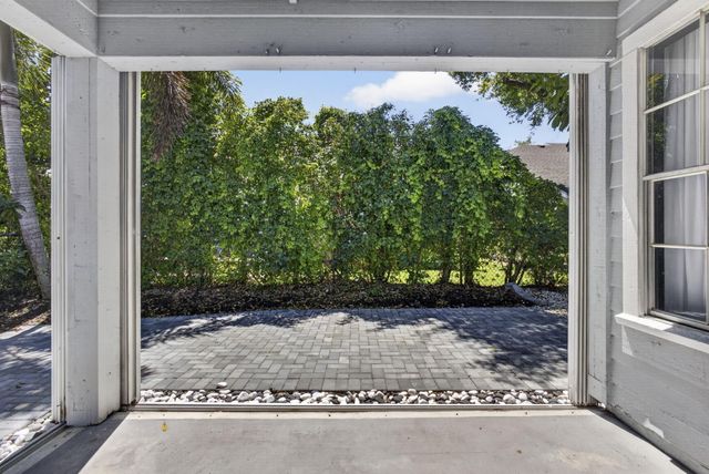 936 Honeytree Lane A, Wellington, FL 33414