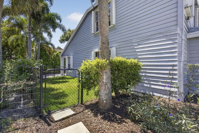 936 Honeytree Lane A, Wellington, FL 33414