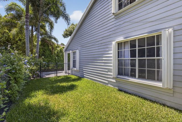 936 Honeytree Lane A, Wellington, FL 33414