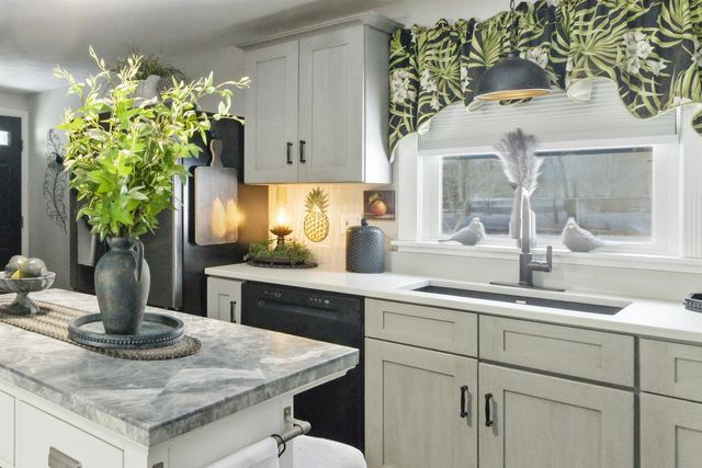 10 Frances Street, Franklin, NH 03235