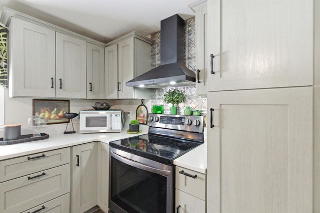 10 Frances Street, Franklin, NH 03235