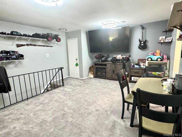 18 Navajo Court 18, Coram, NY 11727