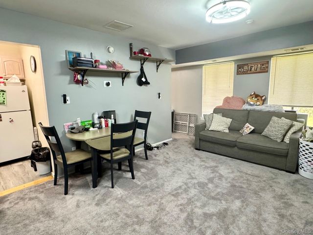 18 Navajo Court 18, Coram, NY 11727
