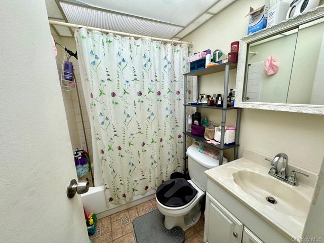 18 Navajo Court 18, Coram, NY 11727