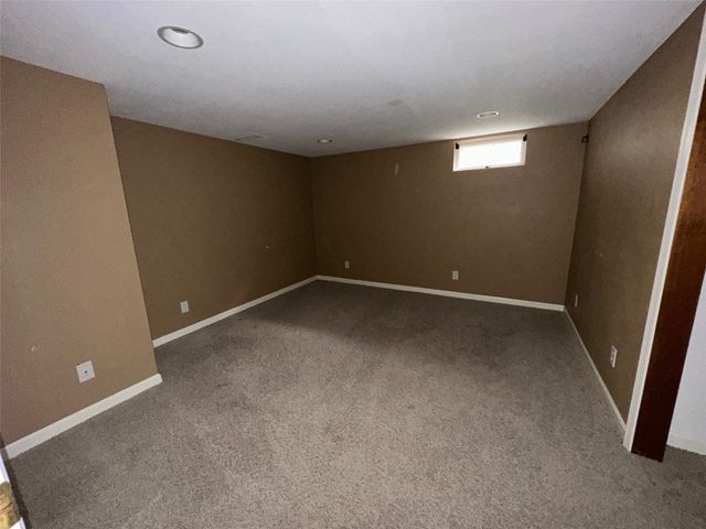 1231 Miami CT, Cedar Rapids, IA 52402