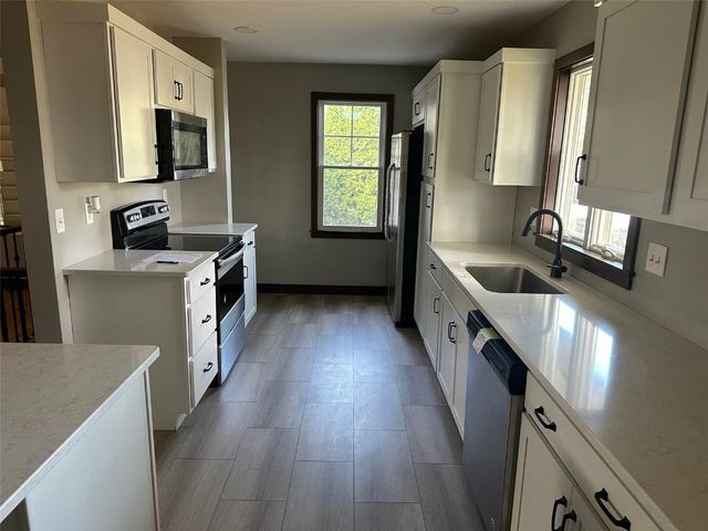 1231 Miami CT, Cedar Rapids, IA 52402