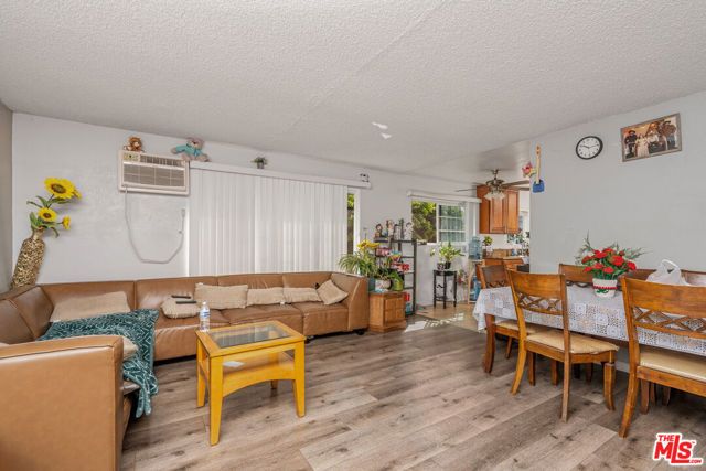 7442 Vineland Avenue, Sun Valley (los Angeles), CA 91352