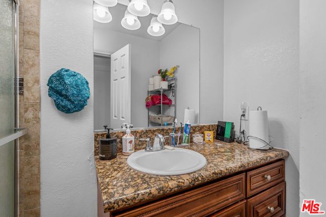 7442 Vineland Avenue, Sun Valley (los Angeles), CA 91352