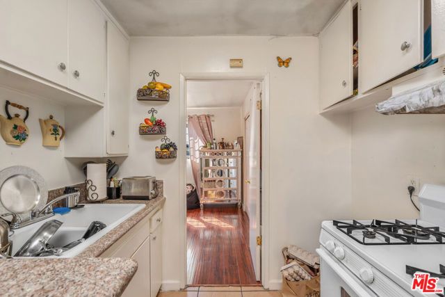 7442 Vineland Avenue, Sun Valley (los Angeles), CA 91352