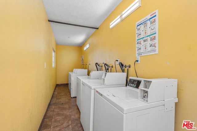 7442 Vineland Avenue, Sun Valley (los Angeles), CA 91352