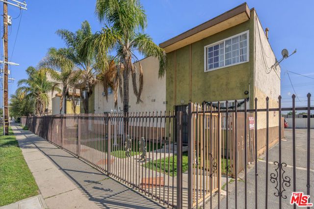 7442 Vineland Avenue, Sun Valley (los Angeles), CA 91352