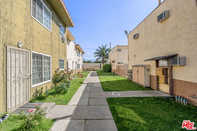 7442 Vineland Avenue, Sun Valley (los Angeles), CA 91352