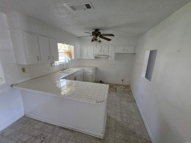 410 Brandenburg Gate, Stuttgart, AR 72160