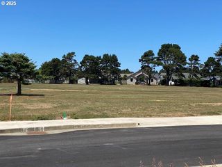 1 Bandon Coast Village, Bandon, OR 97411
