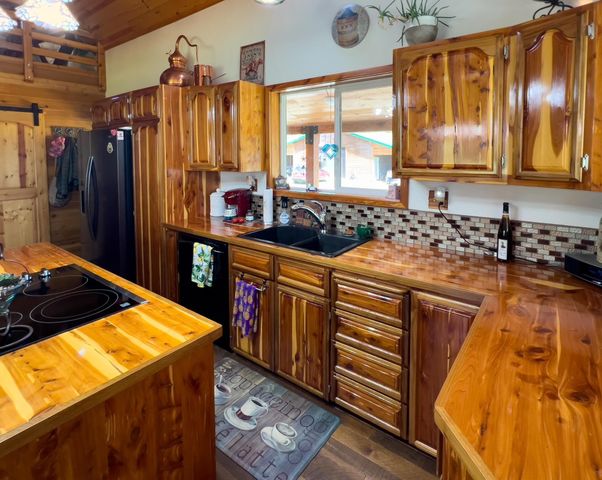 20 River Ranch Rd, Kettle Falls, WA 99141