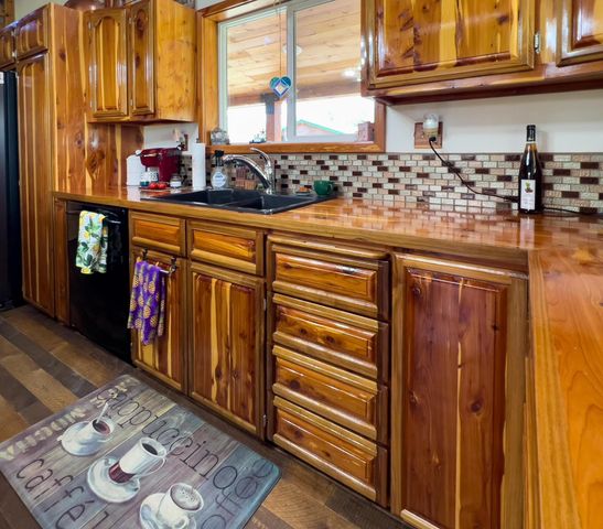 20 River Ranch Rd, Kettle Falls, WA 99141