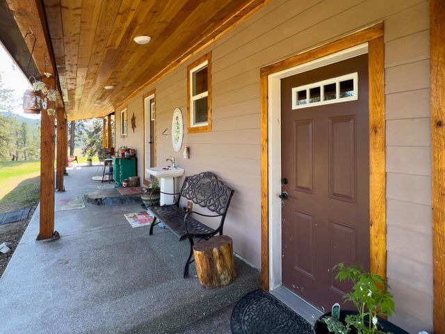 20 River Ranch Rd, Kettle Falls, WA 99141