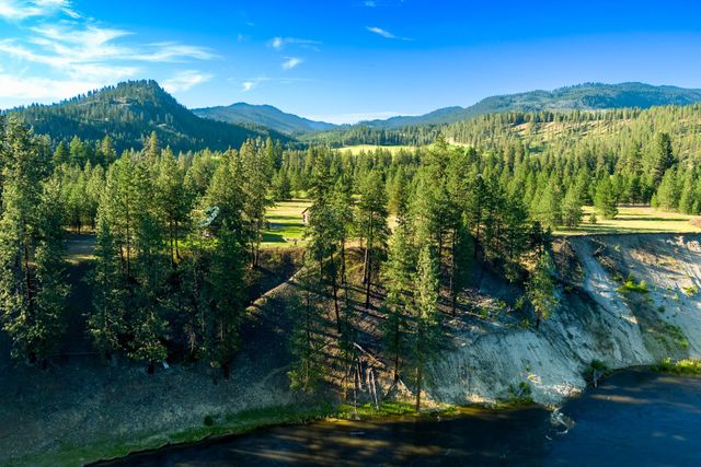 20 River Ranch Rd, Kettle Falls, WA 99141