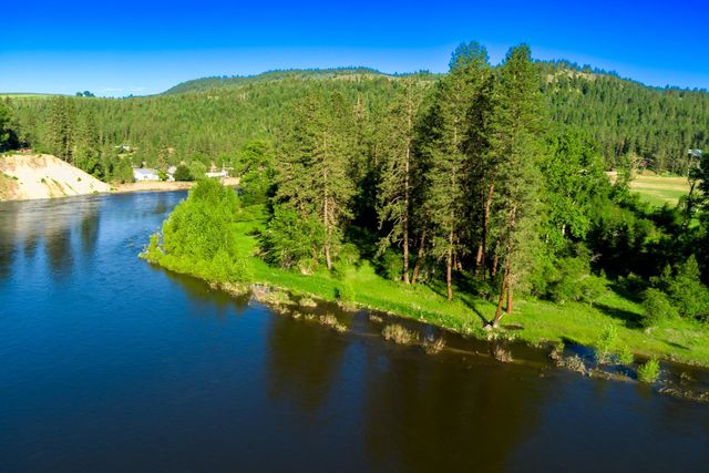 20 River Ranch Rd, Kettle Falls, WA 99141