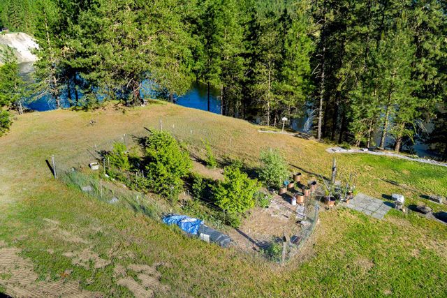 20 River Ranch Rd, Kettle Falls, WA 99141