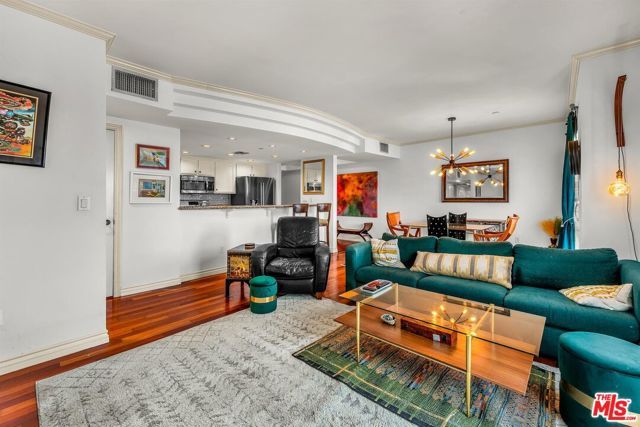 4832 Whitsett Avenue 202, Valley Village, CA 91607