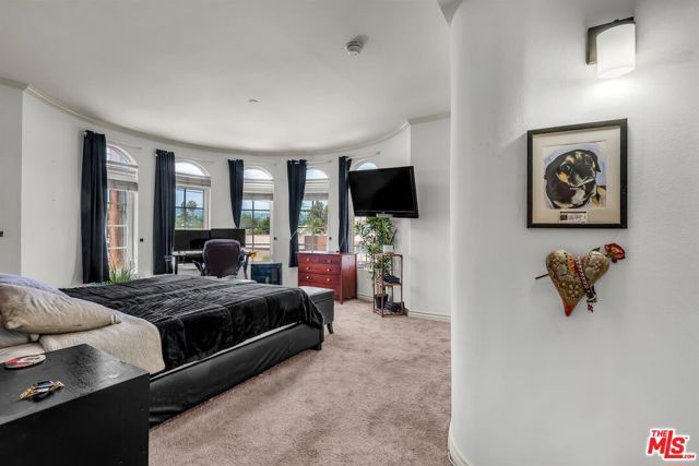 4832 Whitsett Avenue 202, Valley Village, CA 91607