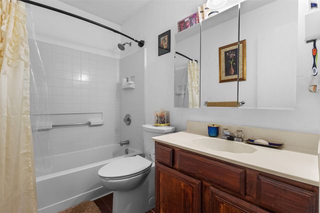 300 Comiskey Court, Saginaw, TX 76179