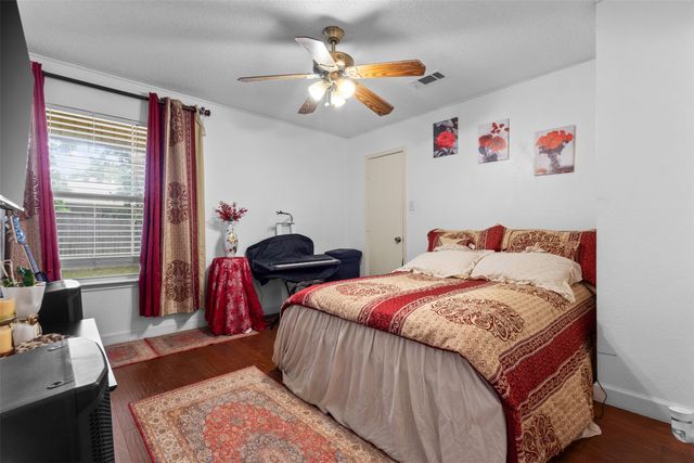 300 Comiskey Court, Saginaw, TX 76179