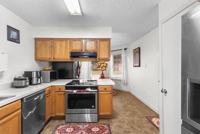 300 Comiskey Court, Saginaw, TX 76179