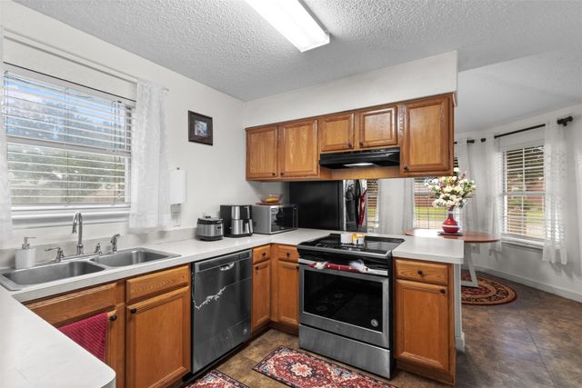 300 Comiskey Court, Saginaw, TX 76179