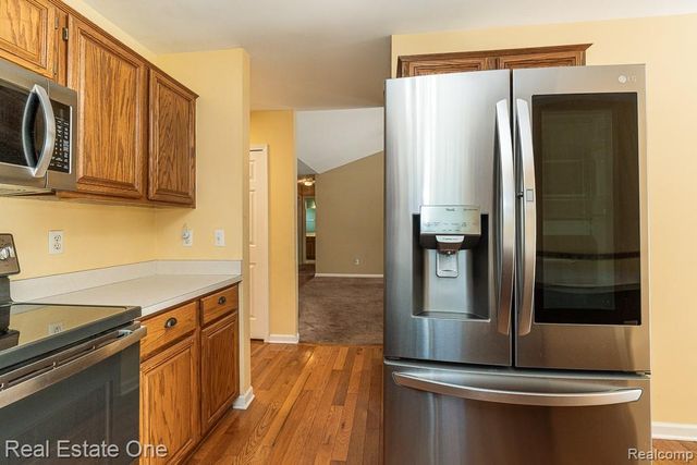 1081 Clearview Drive, Oxford, MI 48371