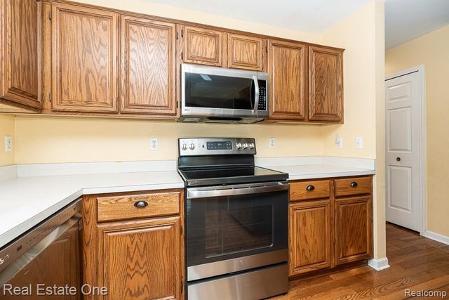 1081 Clearview Drive, Oxford, MI 48371