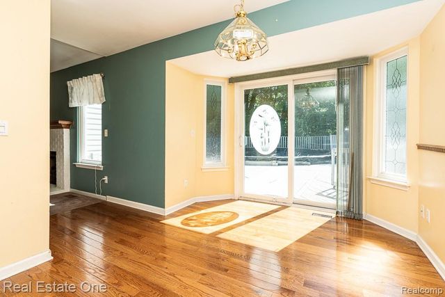 1081 Clearview Drive, Oxford, MI 48371