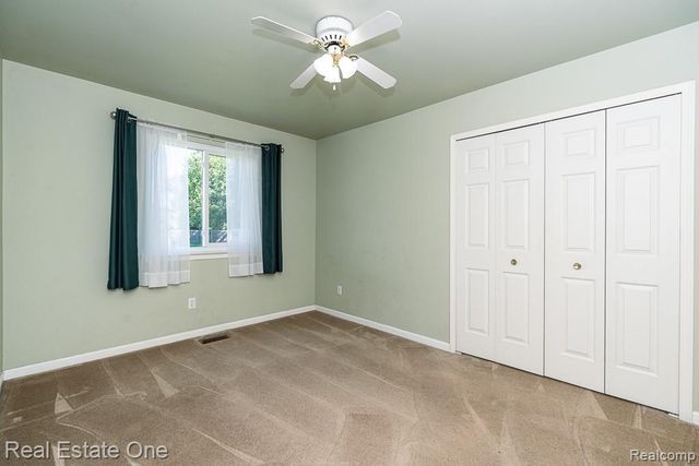 1081 Clearview Drive, Oxford, MI 48371
