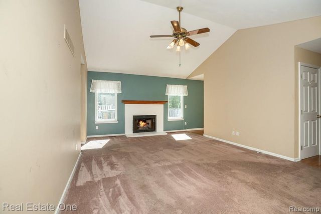 1081 Clearview Drive, Oxford, MI 48371