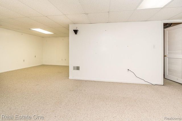 1081 Clearview Drive, Oxford, MI 48371