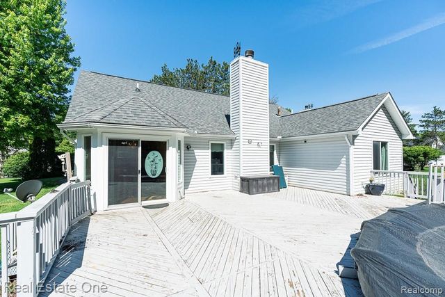1081 Clearview Drive, Oxford, MI 48371