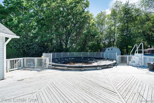1081 Clearview Drive, Oxford, MI 48371
