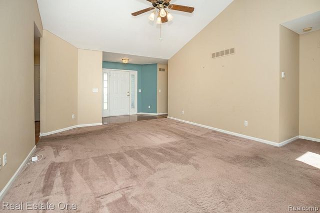 1081 Clearview Drive, Oxford, MI 48371