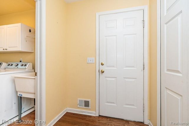 1081 Clearview Drive, Oxford, MI 48371