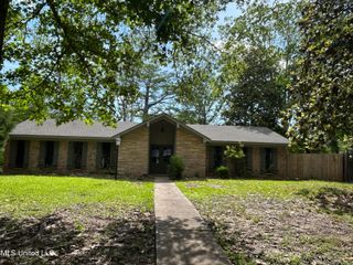 215 Quail Trail, Greenwood, MS 38930