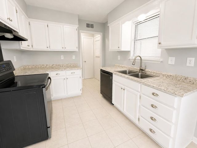 7139 HILLSHIRE DR, Memphis, TN 38133