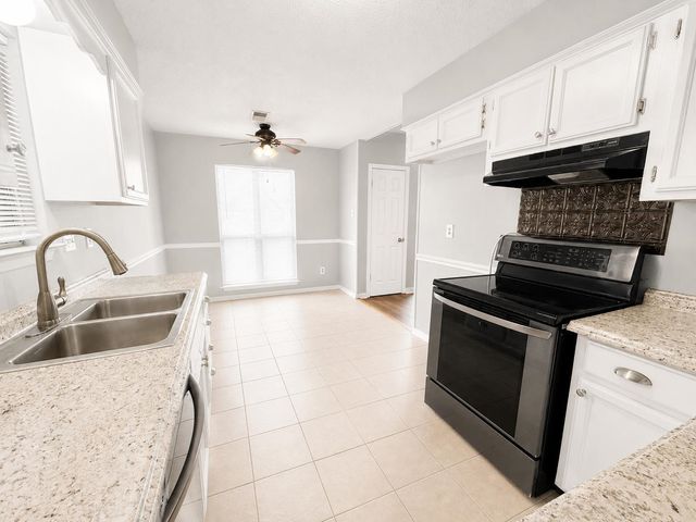 7139 HILLSHIRE DR, Memphis, TN 38133